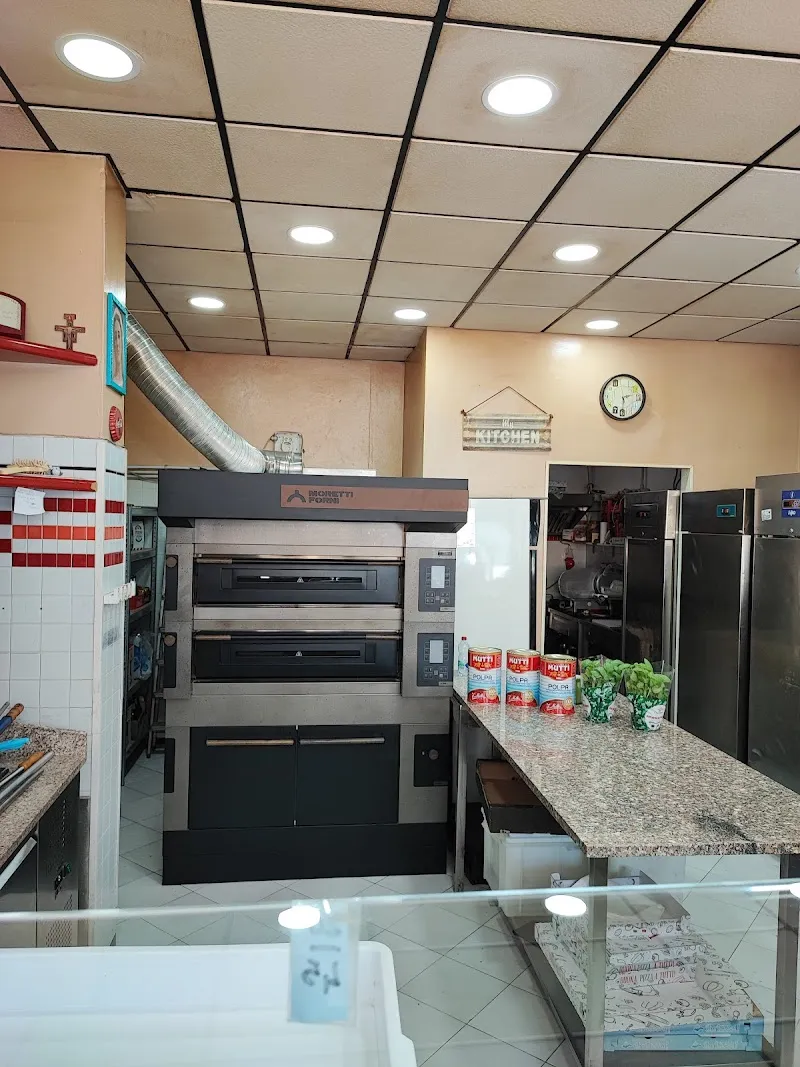Acci Pizza...pizzeria...rosticceria...focacceria. Consegna a domicilio